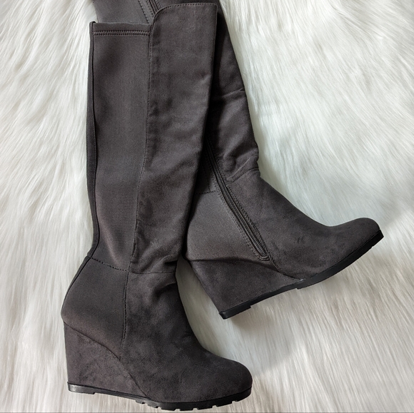 Catherine Malandrino Shoes - 🍁 NWOT Catherine Malandrino Knee-High Gray Faux Suede Wedge Boots, Size 8.5